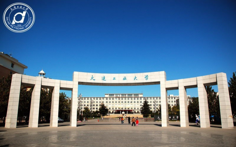 大連工業(yè)大學(xué)實(shí)驗(yàn)室建設(shè)霧桌面應(yīng)用案例